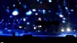 Alicia Keys - Fallin' + It's a mans world live in Milan