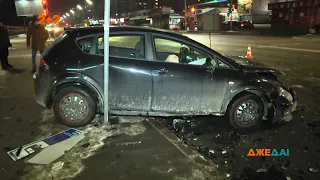 Гучна аварія в столиці: як автомобілі зіштовхнулись лоб у лоб