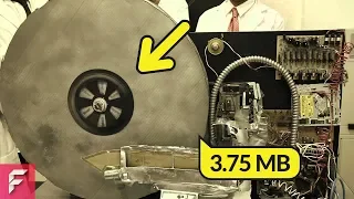 This is How The First Hard Disk Drive Looked Like