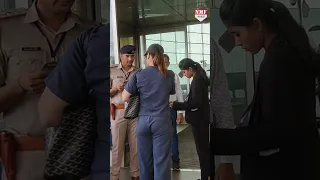 Kareena Kapoor Khan ने Airport पर Photographers को दिखाया Attitude, हरकत देख भड़क जाएंगे लोग!