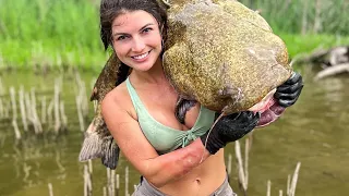 CATFISH NOODLING: “He Swallowed My Croc!!” 2 HUGE Fish in 1 HOLE! Illinois Hand Fishing! HOGG ON!