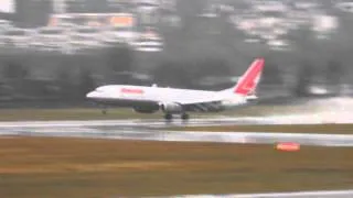 Lauda Air (Austrian Airlines) Boeing 737 landing Innsbruck