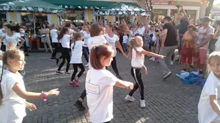 Танцевальный флешмоб "Одесса без наркотиков" на Дерибасовской( 8.09.2019)