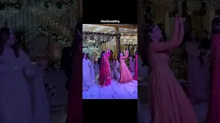 Yumna Zaidi joins the dance floor in wedding family | Yumna Zaidi  #shortsfeed #shortstatus