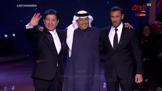 لفتة رائعة من الفنان محمد عبده مع القيصر كاظم الساهر والفنان هاني شاكر في حفل JOY AWARDS 2022