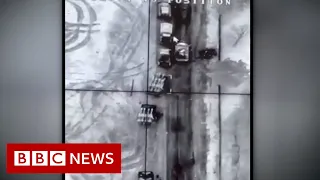 Russian convoy of tanks and military hardware positioned north of Kyiv - BBC News