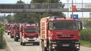 Ülkelerine dönen Azerbaycanlı itfaiyecilere Sürmene'den bıçak hediyesi