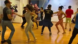 Daniela Darcourt _ Bailando Salsa Con Estilo