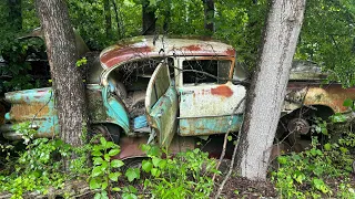 Abandoned & Forgotten Roadside Georgia - School Bus Graveyard - World’s Largest Chicken - Stuckey’s