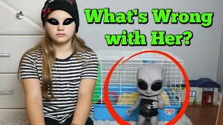 Alien Baby Controls Aubrey! Something is Wrong with her! Escape The Baby Alien