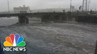 Massive Storm Pushing Across The U.S. With Rain, Snow And Powerful Winds