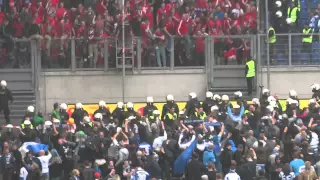 msv duisburg fans naar het uit vak toe van holstein kiel