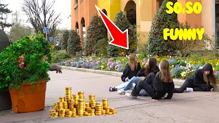 BUSHMAN PRANK: SCARING BEAUTIFUL GIRLS.(GOLD COIN) fun#funny#comedy#prank