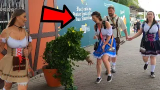 BUSHMAN PRANK AT OKTOBERFEST👻 BEAUTIFUL GIRLS ON THE VERGE OF A HEART ATTACK SCREAMING UNCONTROLLED😂