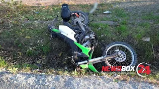 Два человека пострадали в аварии с участием универсала и мотоцикла в Уссурийске