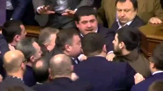 Fighting breaks out in Ukrainian parliament   BBC News