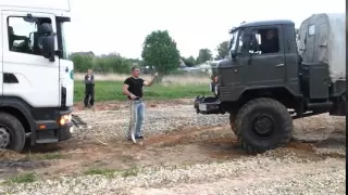 ЖЕСТЬ!!!ГАЗ 66#GAZ 66#Шишига вытягивает гружённую фуру ( pulls the loaded truck)