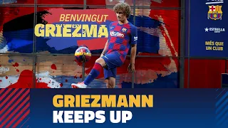 Antoine Griezmann touches the ball for the first time at Camp Nou