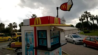 Макдональдс в Сиде в Турции                                             McDonald's in Side in Turkey