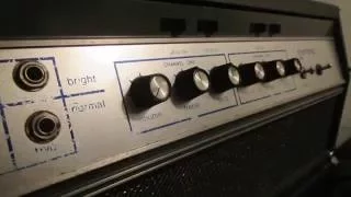 Quick demo of my Ampeg B25 (´69) and Hiwatt SE115410 (mid 2000). Both sold now.