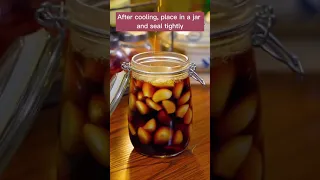 Super delicious pickled garlic can be made overnight
