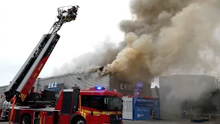 Feuer an der Gutenbergstraße: Brand in Getränkemarkt in Krefeld