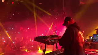 Travis Scott Performing "Father Stretch My Hands Pt. 1" with Mike Dean on the synth going CRAZY 👾