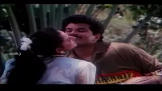 Kungumavum Kuthirnnuvo | Varam Malayalam Movie Love song
