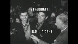 Dean Martin and Jerry Lewis speak at Barney's Beanery 1951