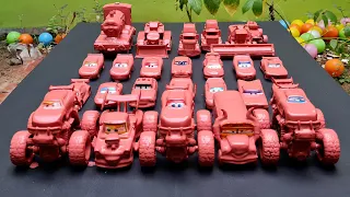 Clean up muddy minicar falling into the water & a convoys disney cars! Play in the garden #18