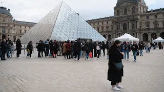 Wandering the Streets of Paris , x100v & x-t4