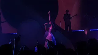 Lorde - 'Perfect Places' Live (Solar Power Tour)