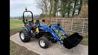 Мини трактор для домашнего хозяйства Kubota - Farmtrac 4WD.