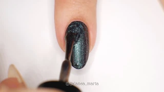 El Corazon Kaleidoscope duomagnetic nail polish - cat's eye on nails