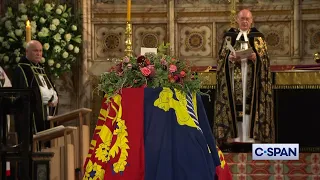 QUEEN ELIZABETH CASKET DESCENDS into royal vault at St. George’s Chapel in Windsor