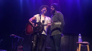 Joshua Radin & William Fitzsimmons cover "April Come She Will" at Music Box (April 7, 2018)