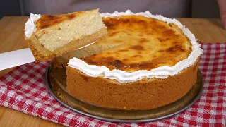 This cottage cheese cheesecake will surprise you! Very easy and quick recipe! You will be delighted!