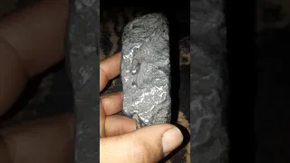 meteorito  ¡ iridium ! en  estado   puro  $$$  piedra  en  bruto ...  peso   1  kilo  398  gramos