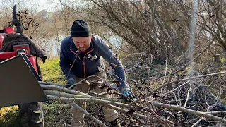 Мій гілкоруб. Подрібнювач робить роботу на березі Дністра. Супер паливо.