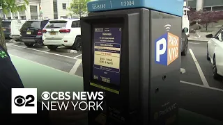 New York City begins rollout out new, high-tech parking meters