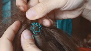 Как достать репейник из волос