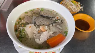 Phnom Penh Noodles For Breakfast + Local Favorite Food in Phnom Penh City, Cambodia