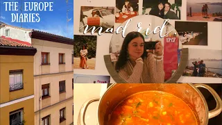 teaching abroad vlog: living in madrid. cooking, decorating for holidays!//the europe diaries ep.07