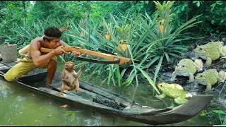 My life with beby monkeys Flooded forest rich in fruits And frogs