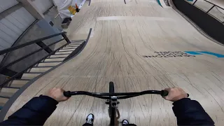 RIDING BMX IN A SKATEPARK FOR THE FIRST TIME!!