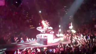 Skillet- Hero (LIVE at Winter Jam 2012)