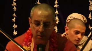 Niranjana Swami - evening kirtan 1/3 - Kiev