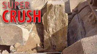 How difficult is to Crush Huge Rocks|Big stones in Crusher machine|Jaw Crusher in action!!!