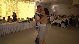 Silvia & Zoltán Esküvői meglepetés tánc / VALMAR ft. Szikora Robi - Úristen