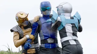 Power Rangers Beast Morphers temporada 2 | Ranger azul vs Roxy